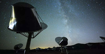     ϳ  ()           (search for extraterrestrial intelligence, SETI).  :  / SETI.    www.space.com.